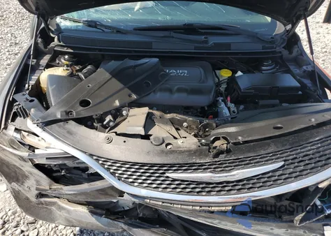 2015 Chrysler 200 Limited z USA, uszkodzony, nr VIN 1C3CCCAB1FN536736